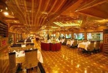 Oberoi Premium Creek Cruise 5 Star Buffet Dinner